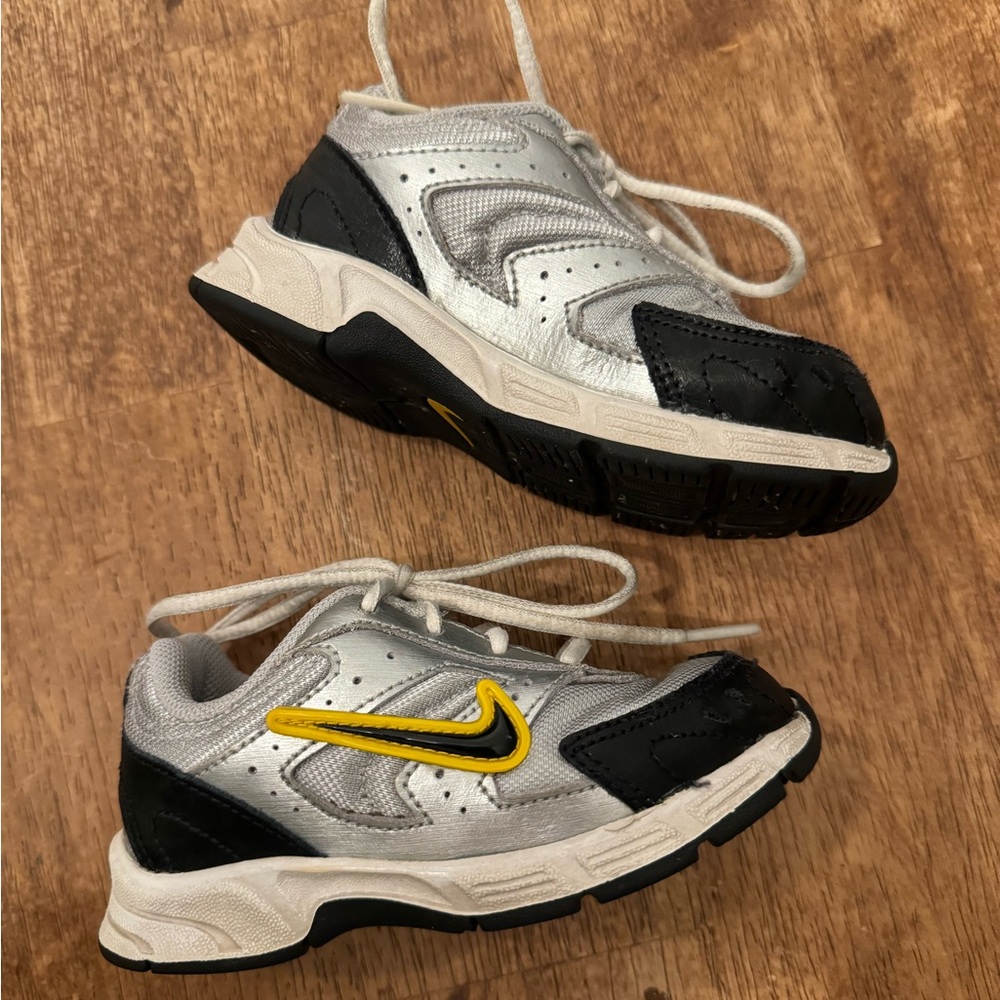 Nike Dad Sneakers Tennis Shoes for Toddlers size 7 Early 2000s